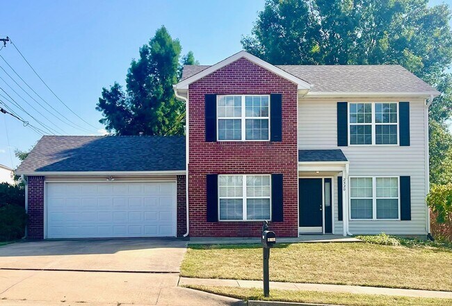 Primary Photo - Spacious 3 Bedroom Home in South Columbia