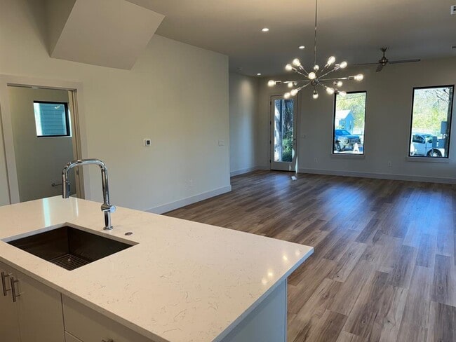 Building Photo - 1133 Walton Ln