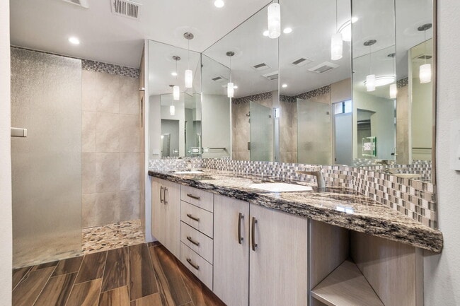 Building Photo - 73416 Irontree Dr