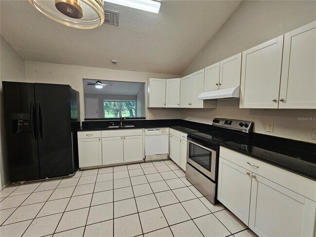 Building Photo - 6560 Whirlaway Cir