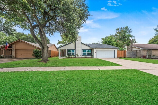 Building Photo - 9323 Portal Dr