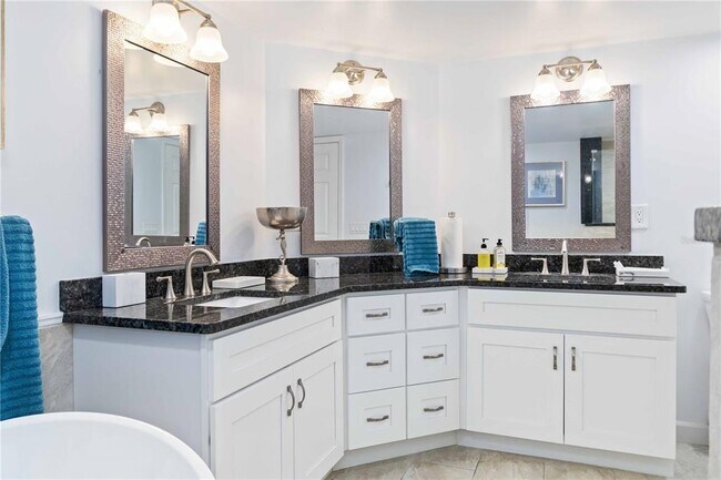 Building Photo - 3400 Ocean Beach Blvd