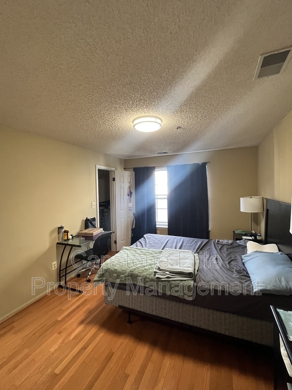 Building Photo - 30 Richmond St