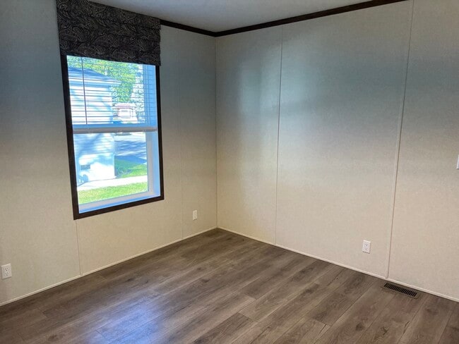 Building Photo - 39500 Warren Rd