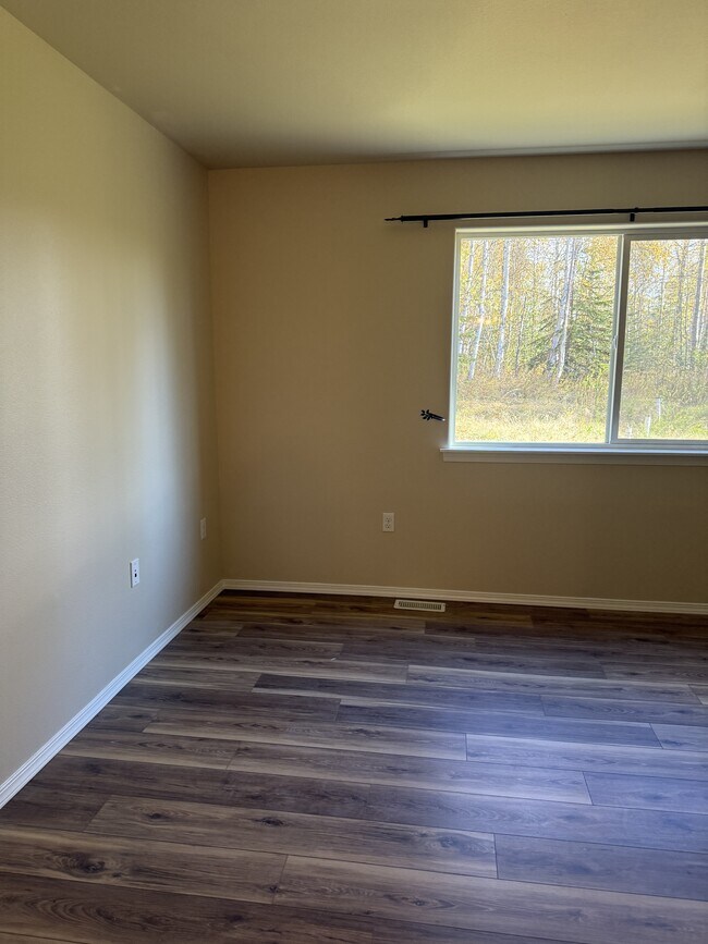 Building Photo - 1165 Sun School Cir