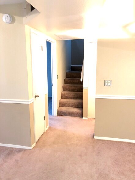 Building Photo - 4850 E Desert Cove Ave