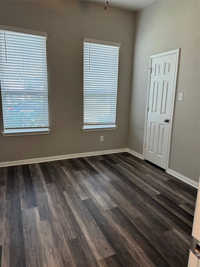 Building Photo - 1107 Tomball Downs Dr