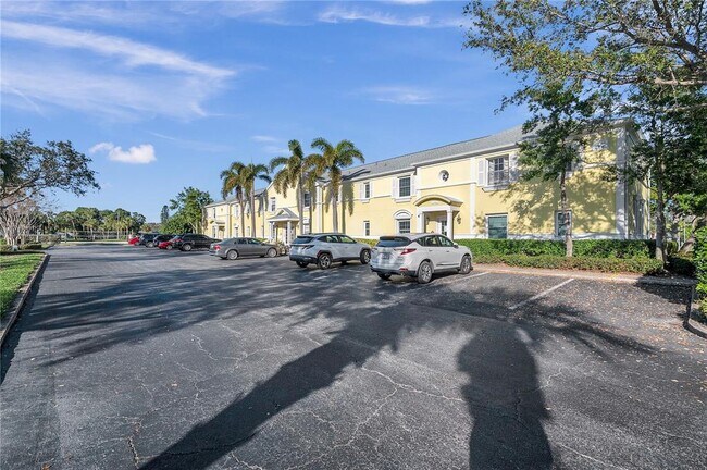 Building Photo - 4728 Beach Dr SE