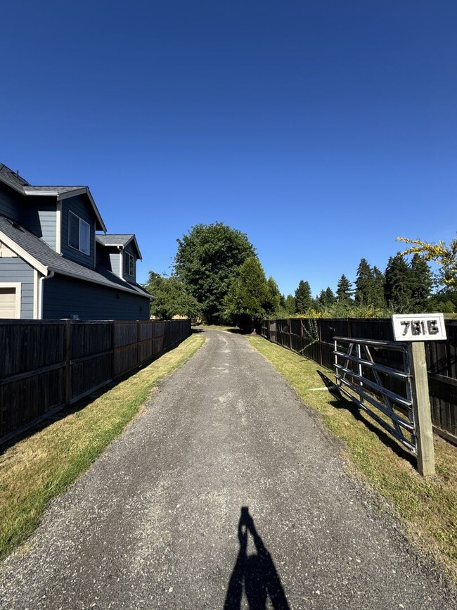 Building Photo - 7816 Trails End Dr SE