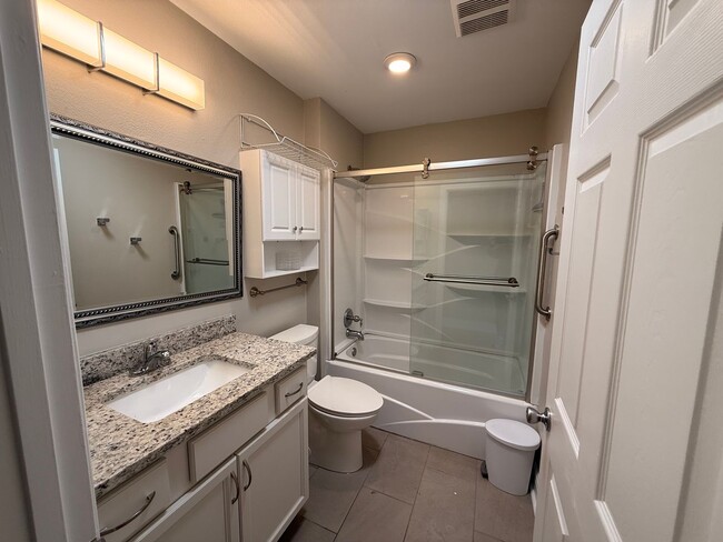 Building Photo - East Tallahassee Townhome With Garage
