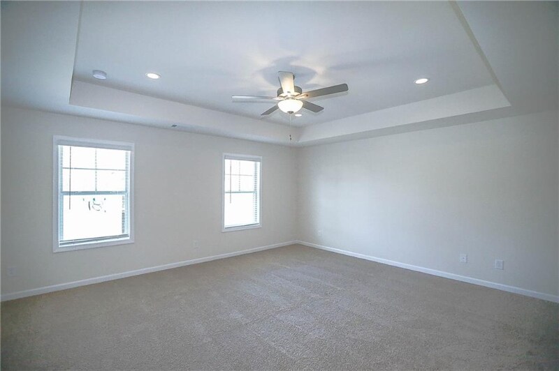 Building Photo - 327 Cashes Ct