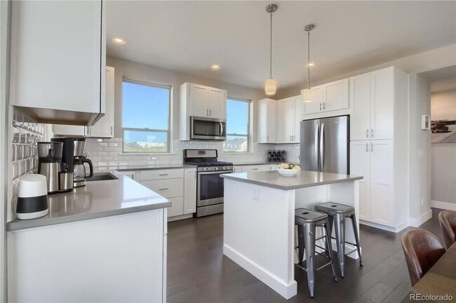 Building Photo - 5692 N Emporia St