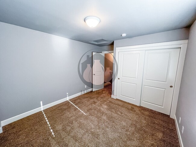 Building Photo - Charming Newer Construction Townhome-Move ...