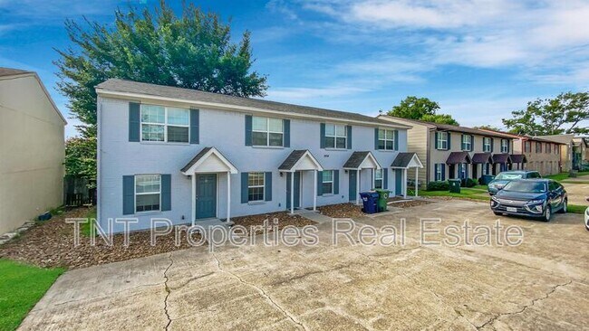 Building Photo - 2914 Prairie Flower Cir