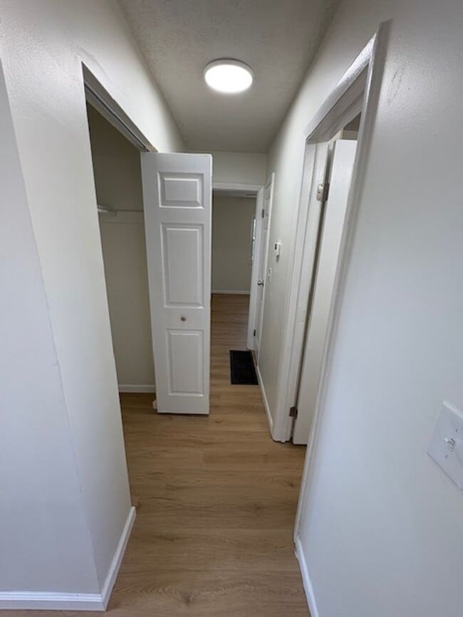 Building Photo - Newly Renovated 5 Bedroom in South Linden/...