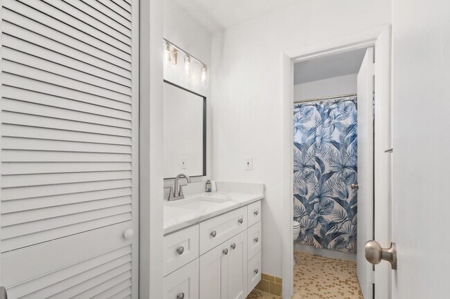 Building Photo - 1059 Carambola Cir