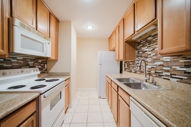 Building Photo - 1760 El Camino Real