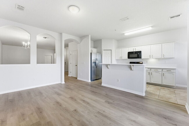 Building Photo - 2795 Oakwater Dr