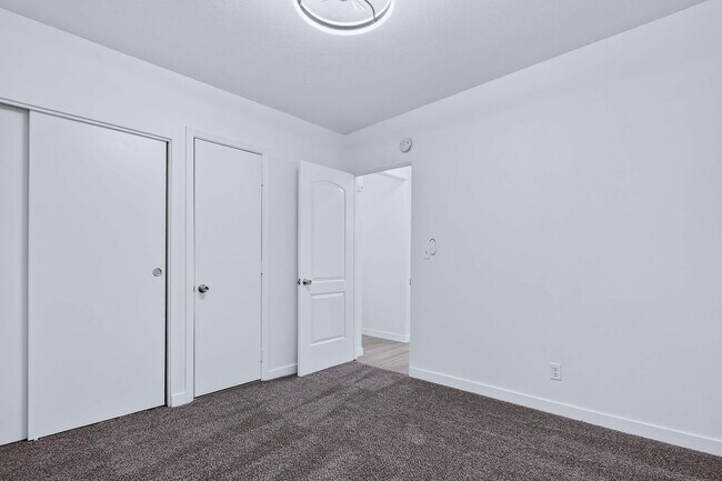 Building Photo - 2bd, 1b Cozy Home awaits in Boise Bench!