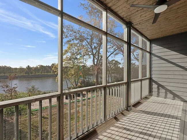 Building Photo - "Spacious 4-Bed Townhouse Oasis in Nashville – 2,500 Sq. Ft. of Modern Comfort!"