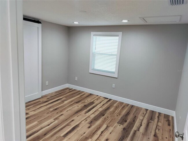 Building Photo - 25405 Colmar Ave