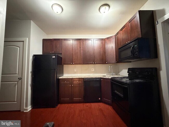 Building Photo - 1535 Cecil B. Moore Ave