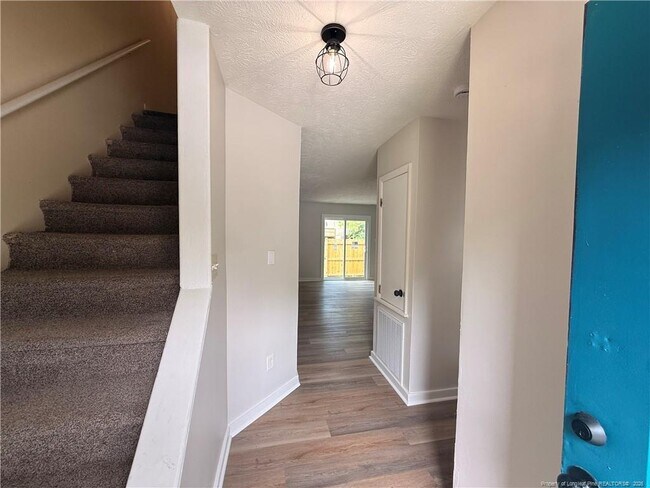 Building Photo - 1422 Tangora Ln