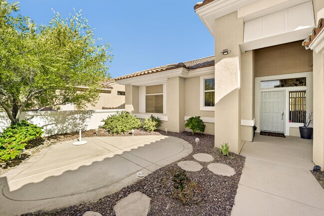 Building Photo - 78804 Platinum Dr