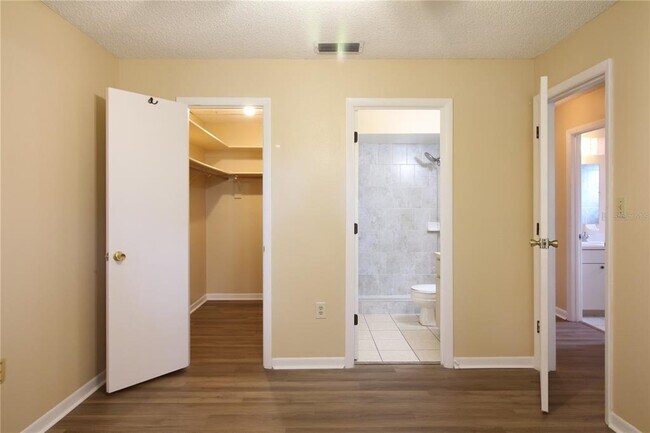 Building Photo - 754 Zella Ln