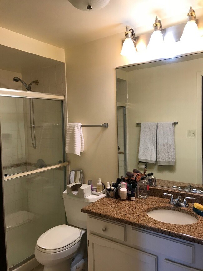 Building Photo - 375 Plum Creek Dr