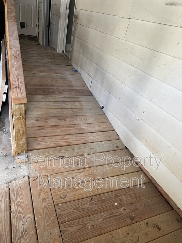 Building Photo - 105 Arlington Terrace