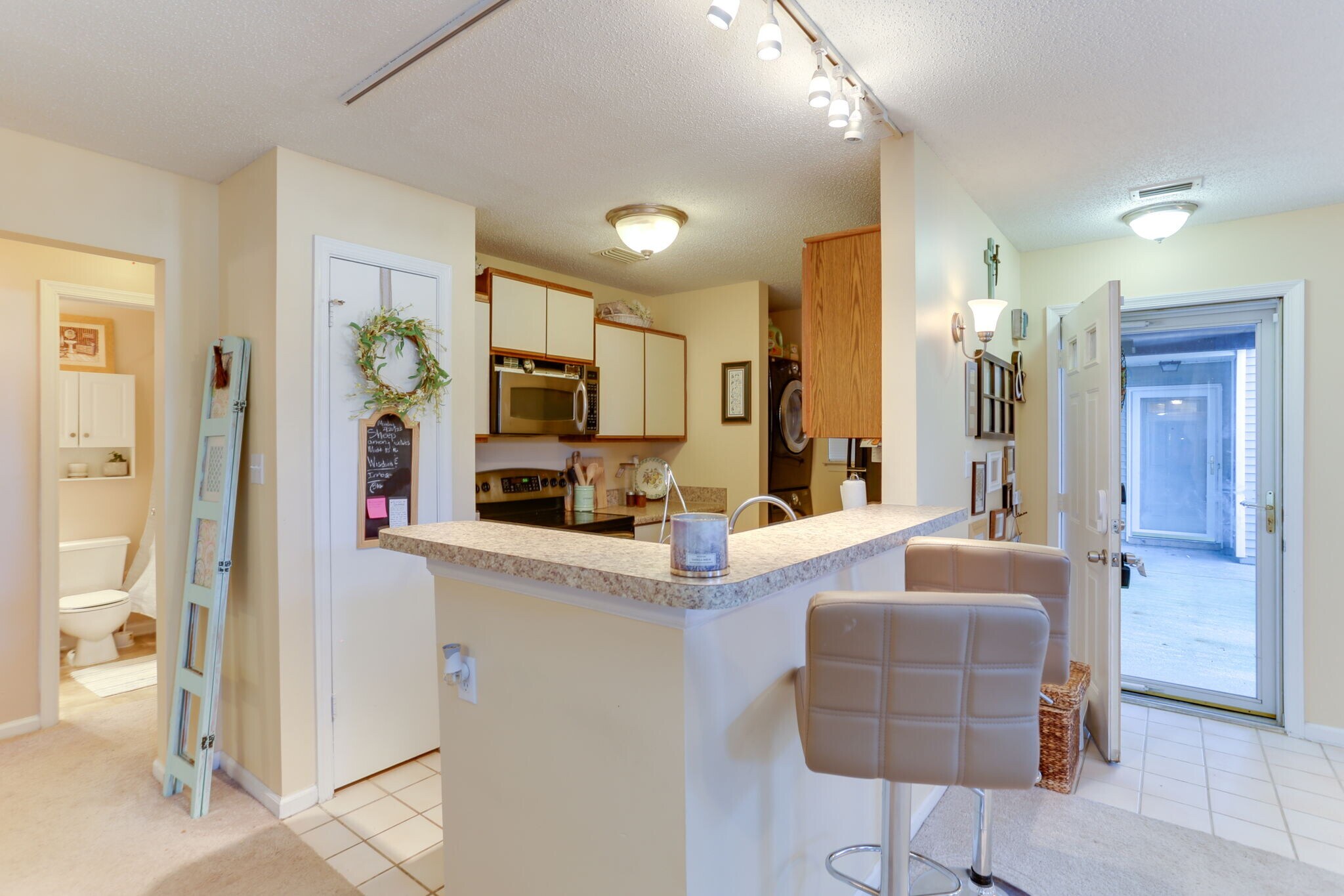 Building Photo - 422 Lees Mill Dr