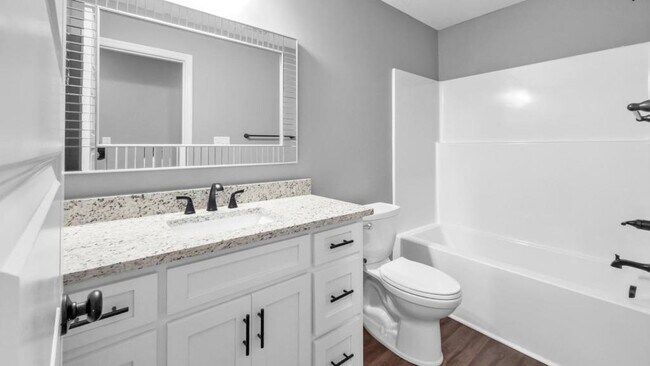 Building Photo - 303 Wright St