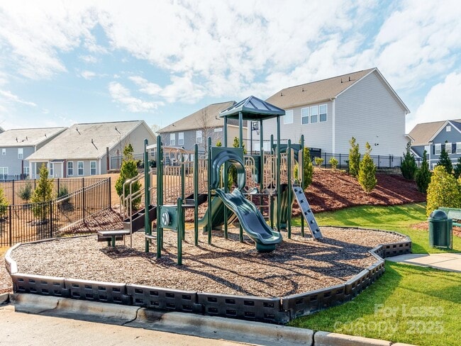 Building Photo - 1063 Thoroughbred Dr.
