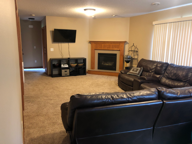 Building Photo - 605 Colodoro Ln