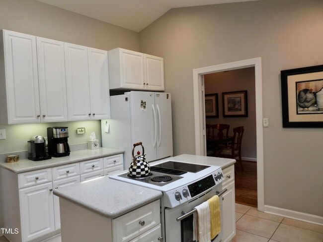 Building Photo - 531 Weathersfield