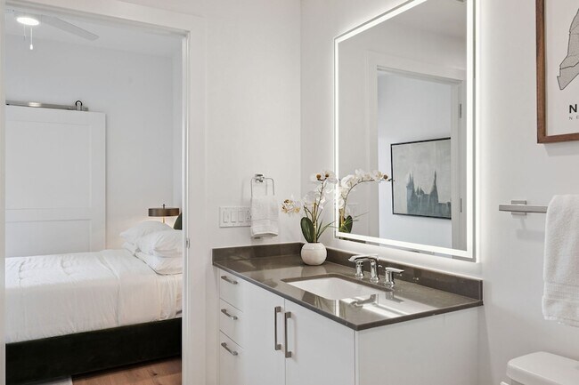 Building Photo - 1212 Demonbreun St