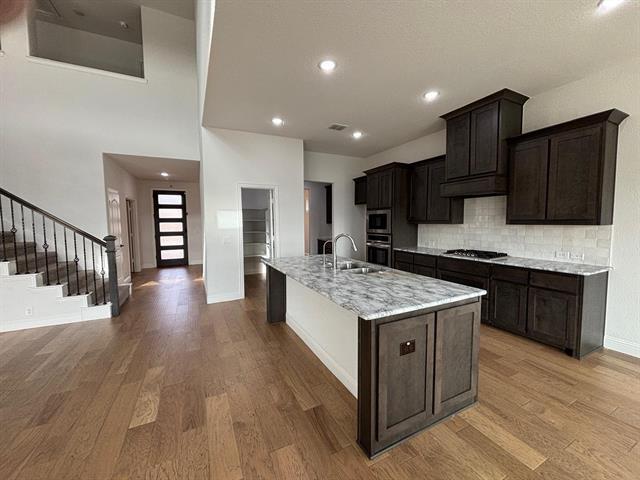 Building Photo - 1080 Canuela Way