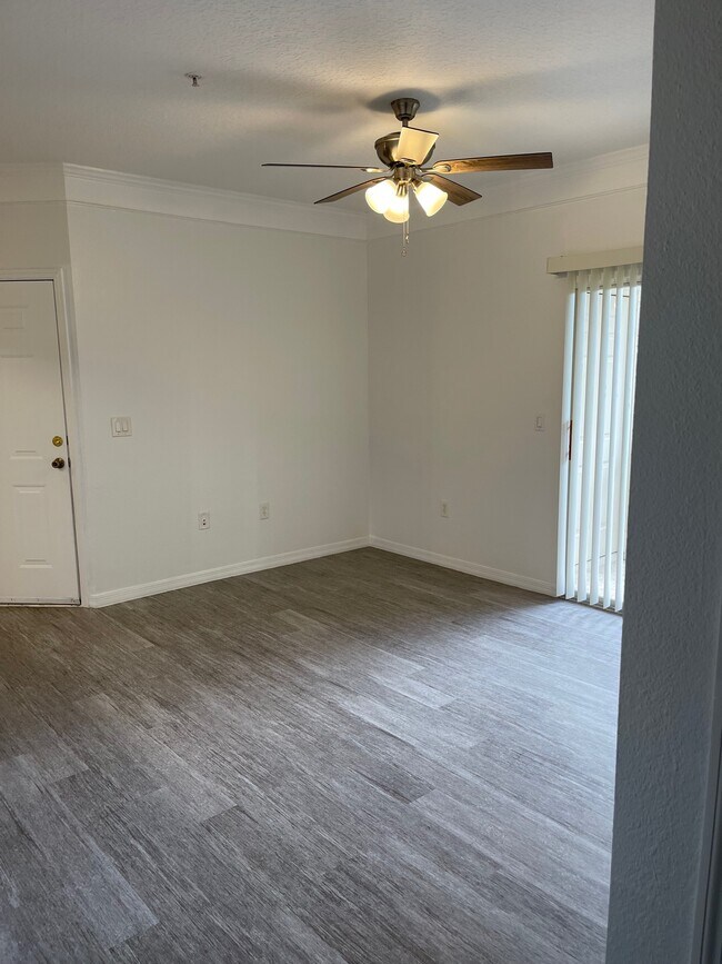 Building Photo - 11480 Villa Grand