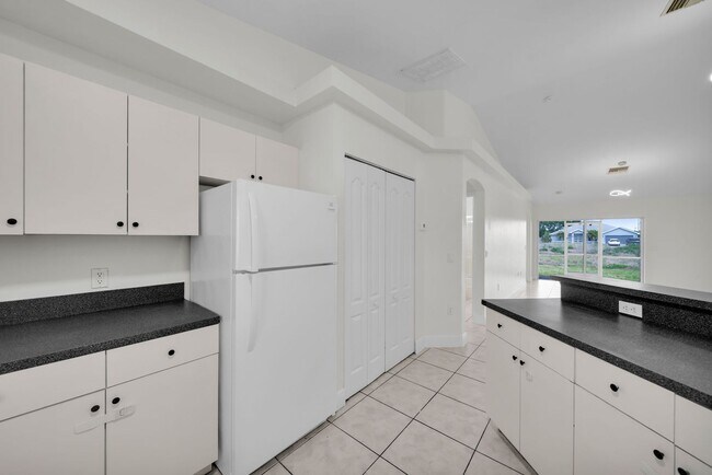 Building Photo - 2033 Andalusia Blvd