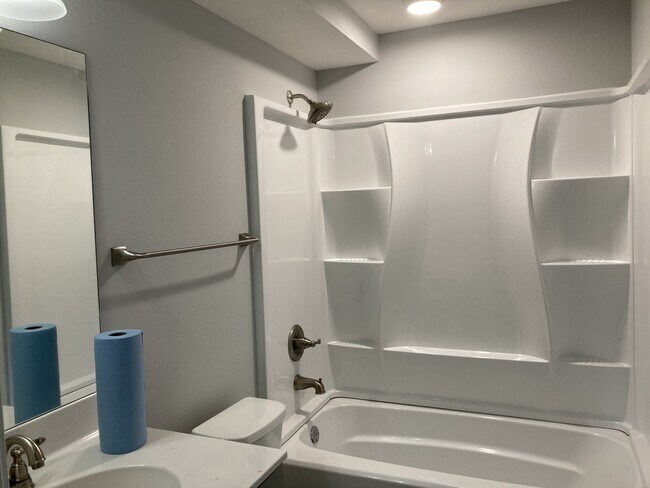 Building Photo - 719 Cypress Dr