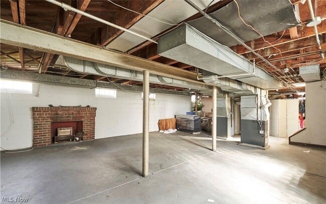 Building Photo - 14330 Lakewood Heights Blvd