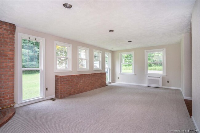 Building Photo - 23 Deer Park Rd