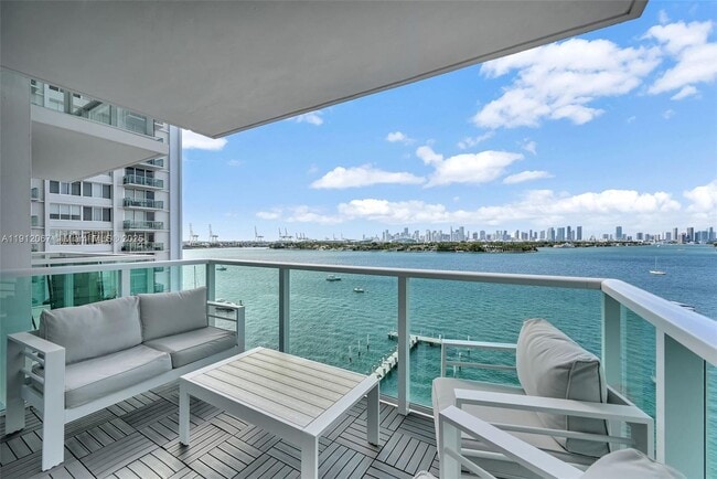 Building Photo - 1000 West Ave