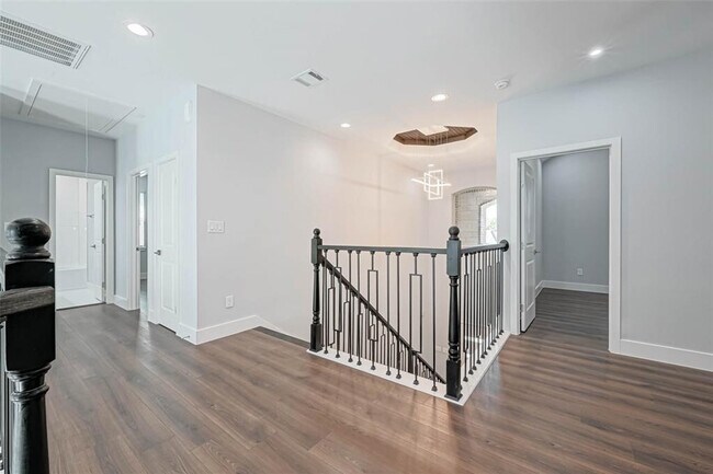 Building Photo - 7542 Lemma Dr