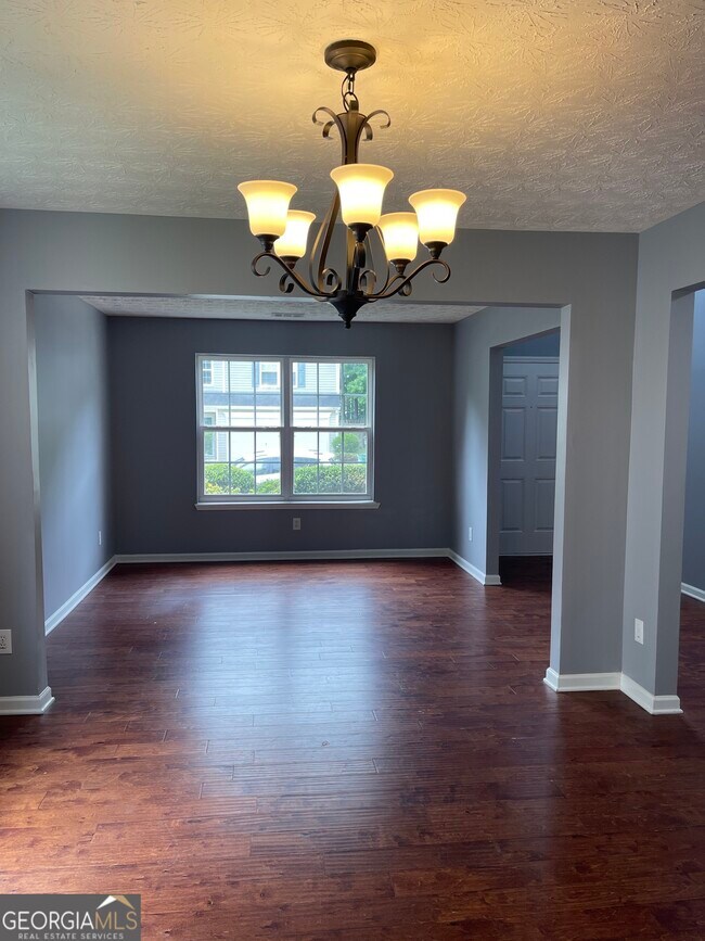 Building Photo - 116 Village Trce