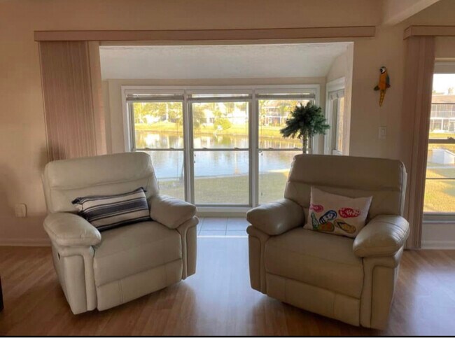 Primary Photo - 5400 Peppertree Dr
