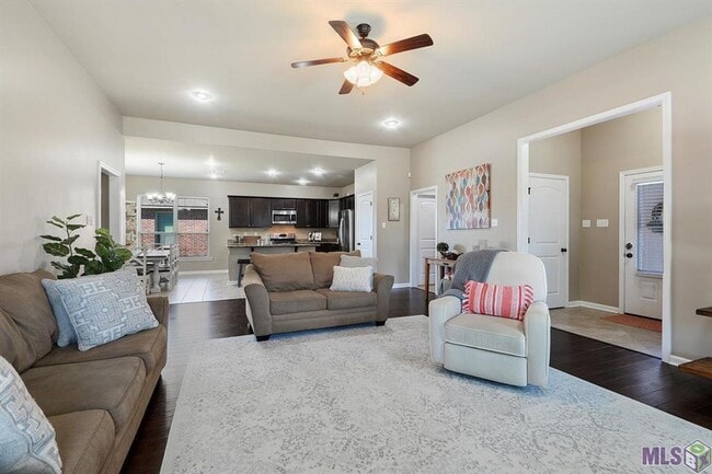 Building Photo - Magnolia Lakes Subdivision off Burbank