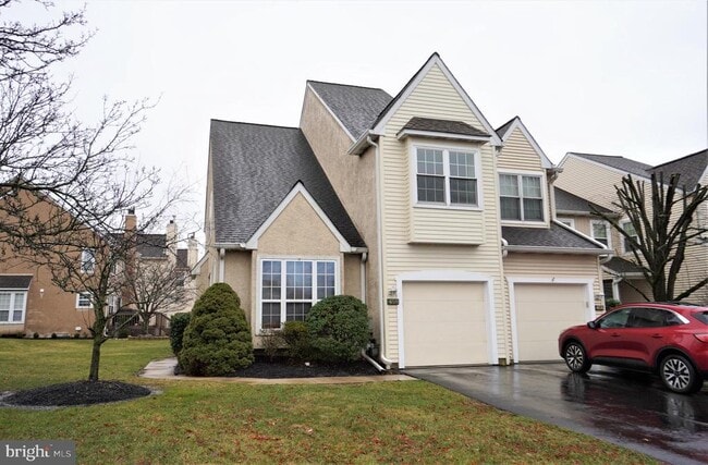 Primary Photo - 458 Country Club Dr
