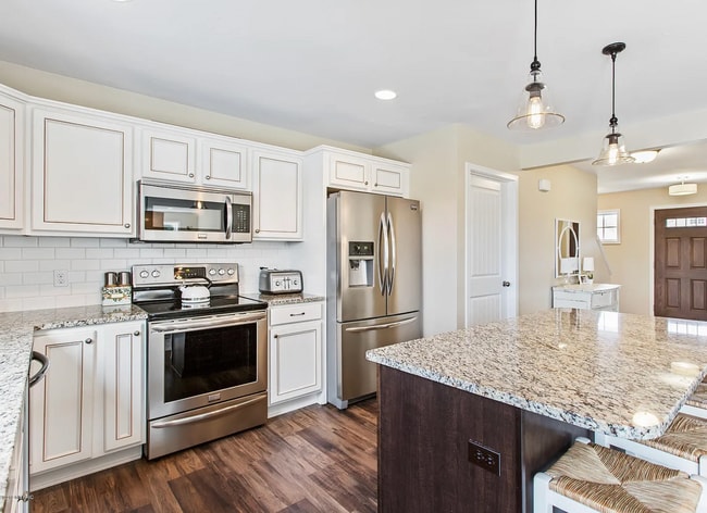 Building Photo - Welcome Home –  5 Bed in Timberline Acres